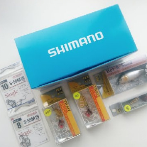 Распаковка посылки с приманками Pontoon21 и очками Shimano по заказу Fmagazin.