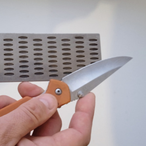 Простой способ заточить нож в домашних или полевых условиях